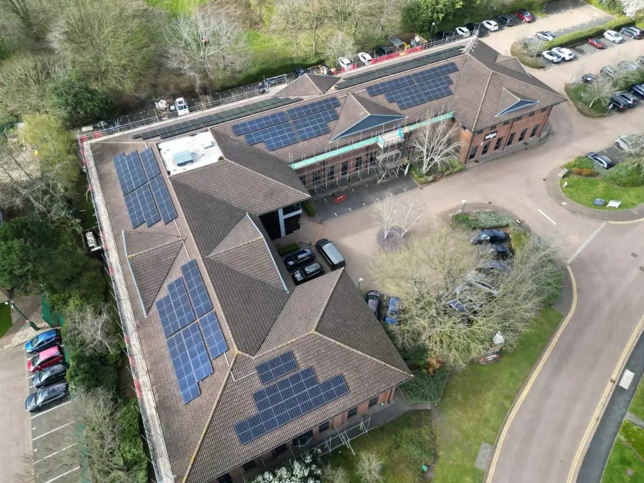 Complete rooftop solar installation on commercial premises